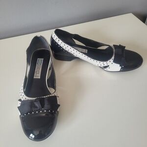 Vintage Arnold Churgin Saddle Style Shoes With Cutouts, VGUC, Size 6.5
